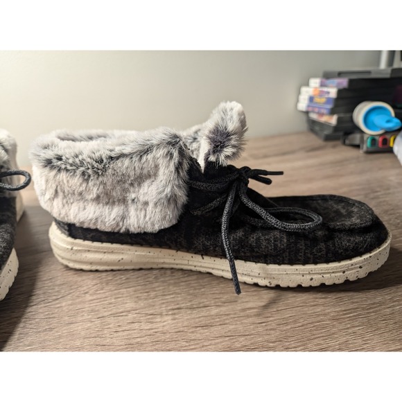 Hey Dude Wendy Fold Women's 6 Gray Faux Fur Lined Slip On Loafer Shoes - Picture 11 of 13